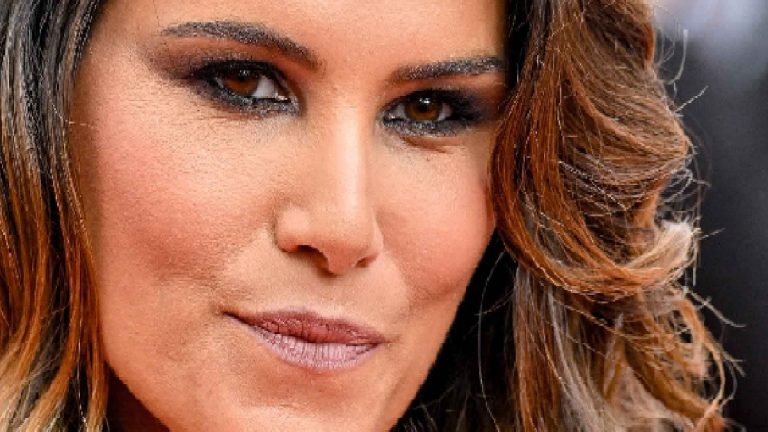 Karine Ferri enceinte de son troisième enfant, mais une année professionnelle compliquée en vue ?
