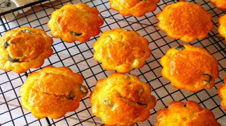 Mini cakes au thon et au fromage
