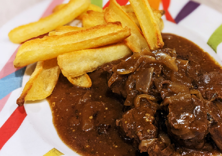 Carbonade Flamande : La Recette Traditionnelle du Nord qui Réchauffe l’Hiver !