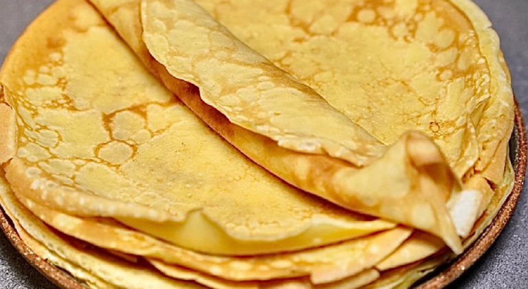Crêpes Recette Facile : Le Secret pour des Crêpes Légères et Moelleuses !
