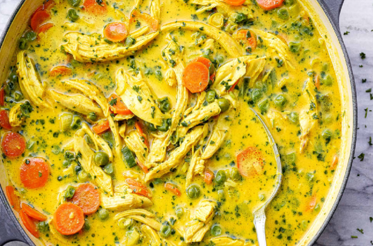 Soupe Détox au Poulet et Curcuma : La Recette Réconfortante et Bienfaisante !