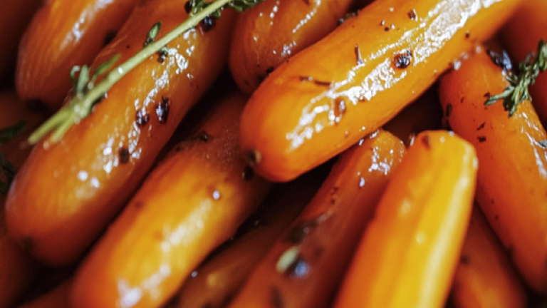 Carottes Rôties au Miel et à l’Ail | Recette Savoureuse