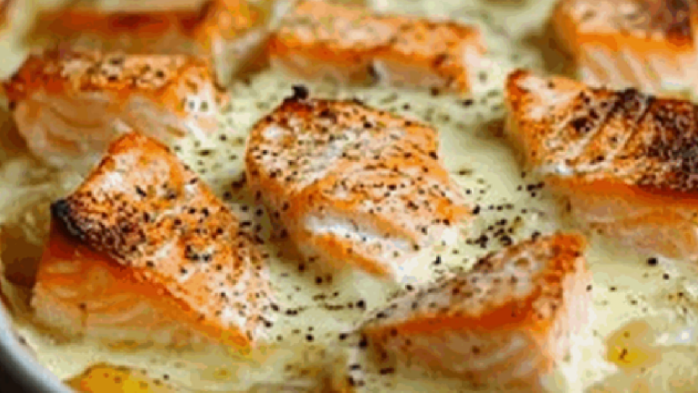 Gratin de Pommes de Terre, Saumon et Sauce Béchamel